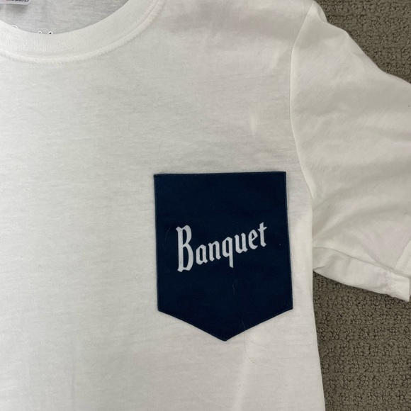 Unisex Coors Banquet pocket tee (size small) - Picture 2 of 4